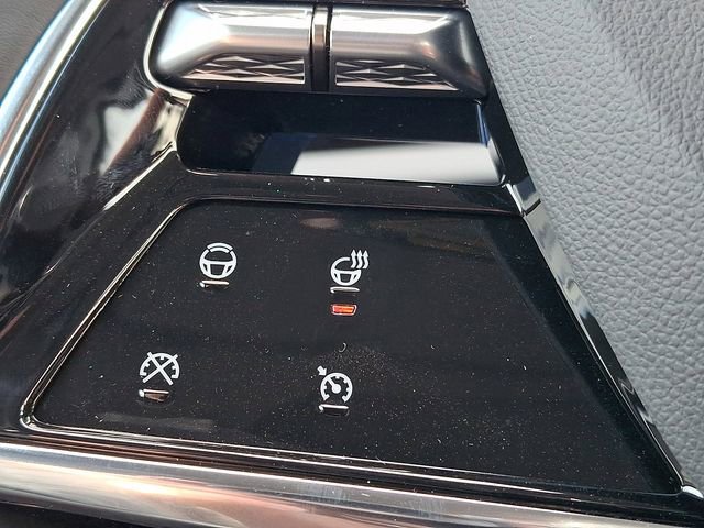 New 2026 Cadillac Optiq Luxury 2 image 14