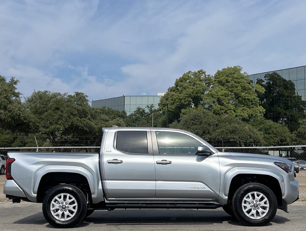 Used 2025 Toyota Tacoma SR5 RWD image 3