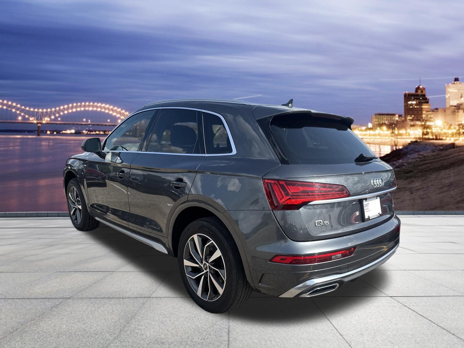 Used 2023 Audi Q5 2.0T Premium w/ Convenience Package AWD/4WD image 3