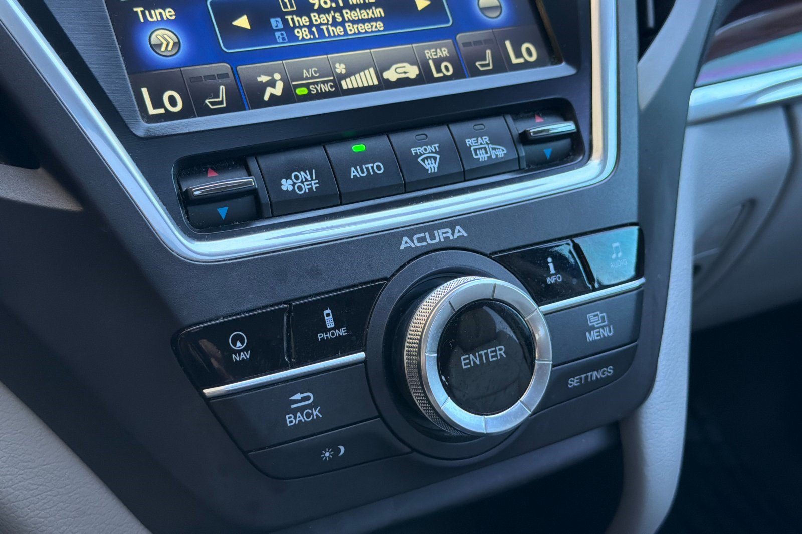 Used 2015 Acura MDX SH-AWD w/ Technology Package image 26