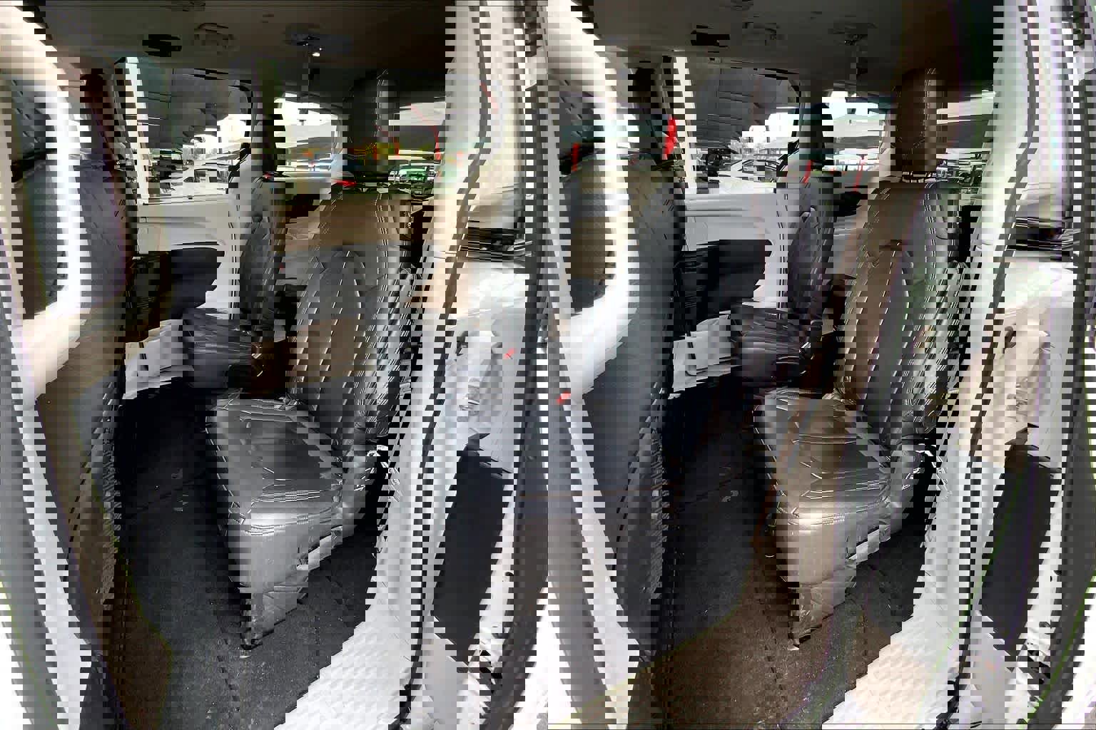 Used 2017 Chrysler Pacifica Touring-L w/ Tire & Wheel Group FWD image 21