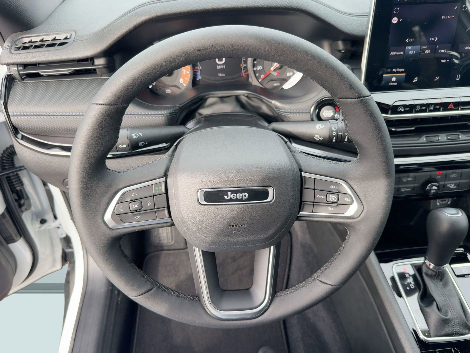 New 2026 Jeep Compass Latitude image 25