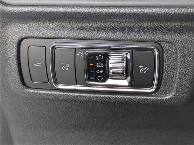 Used 2024 Lincoln Corsair Reserve FWD image 13