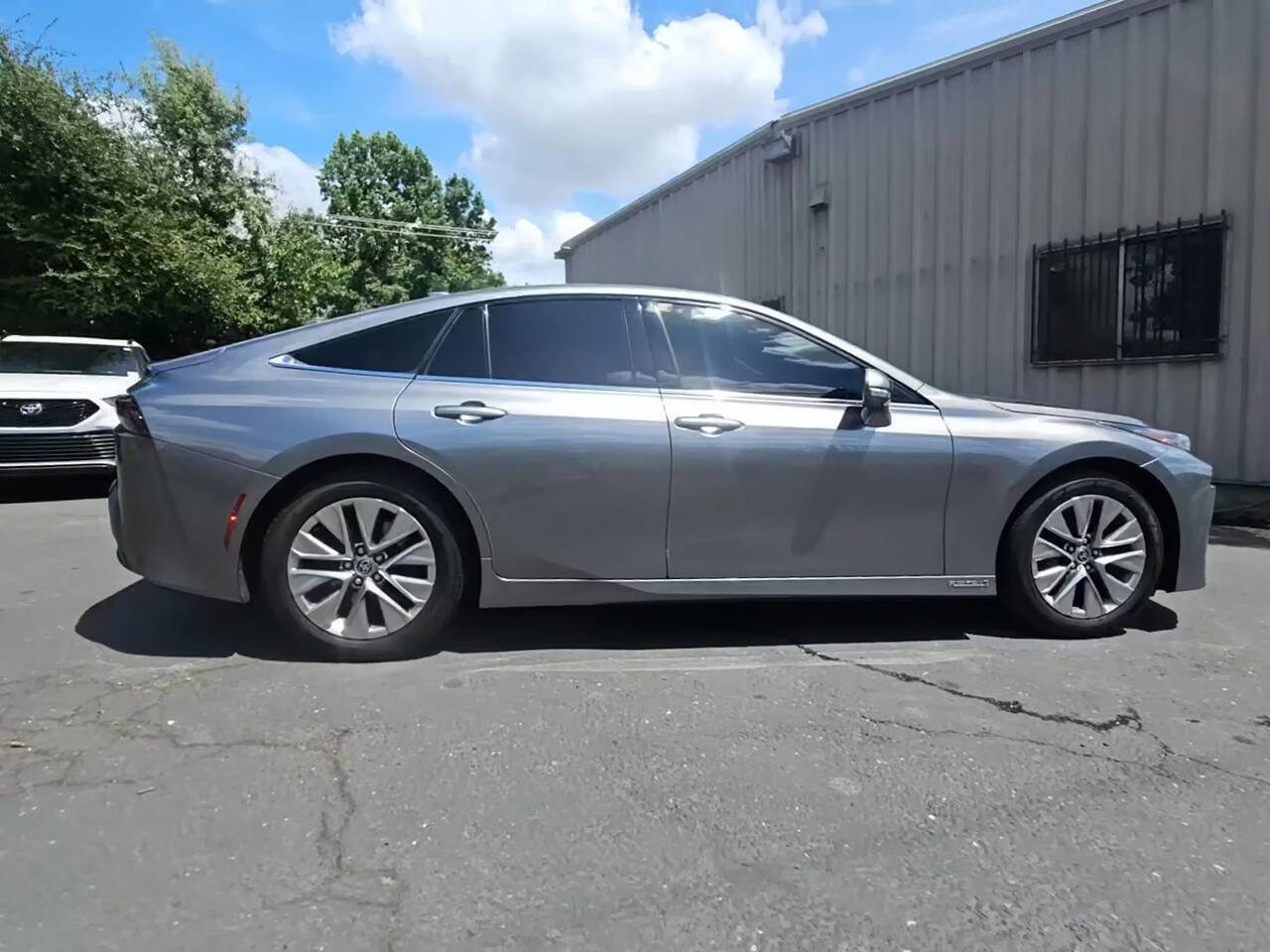 Used 2022 Toyota Mirai w/ Advanced Technology Package RWD image 2