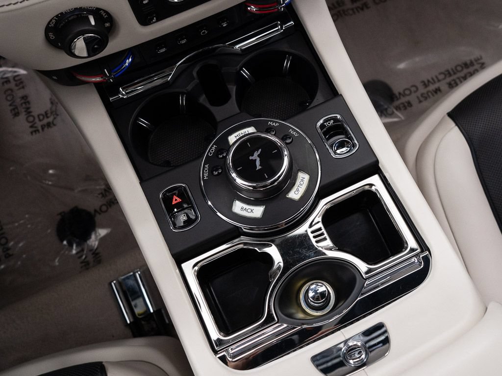 Certified 2018 Rolls-Royce Dawn RWD image 40