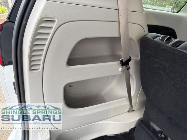 Used 2024 Chrysler Pacifica Touring-L FWD image 22