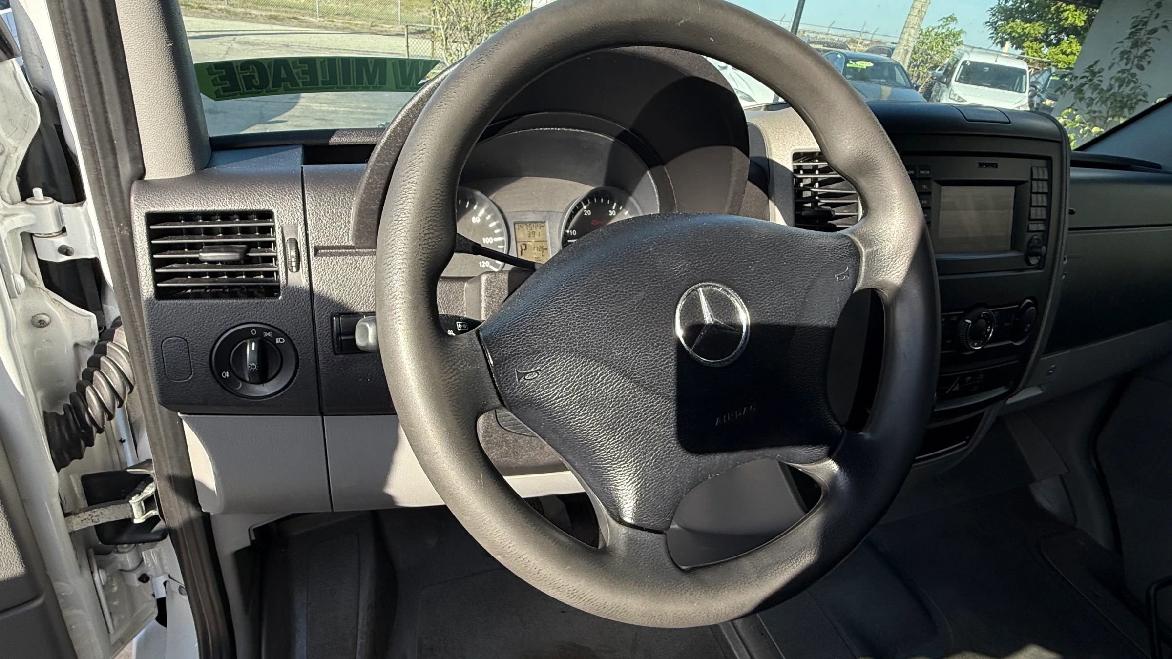 Used 2017 Mercedes-Benz Sprinter 2500 image 19