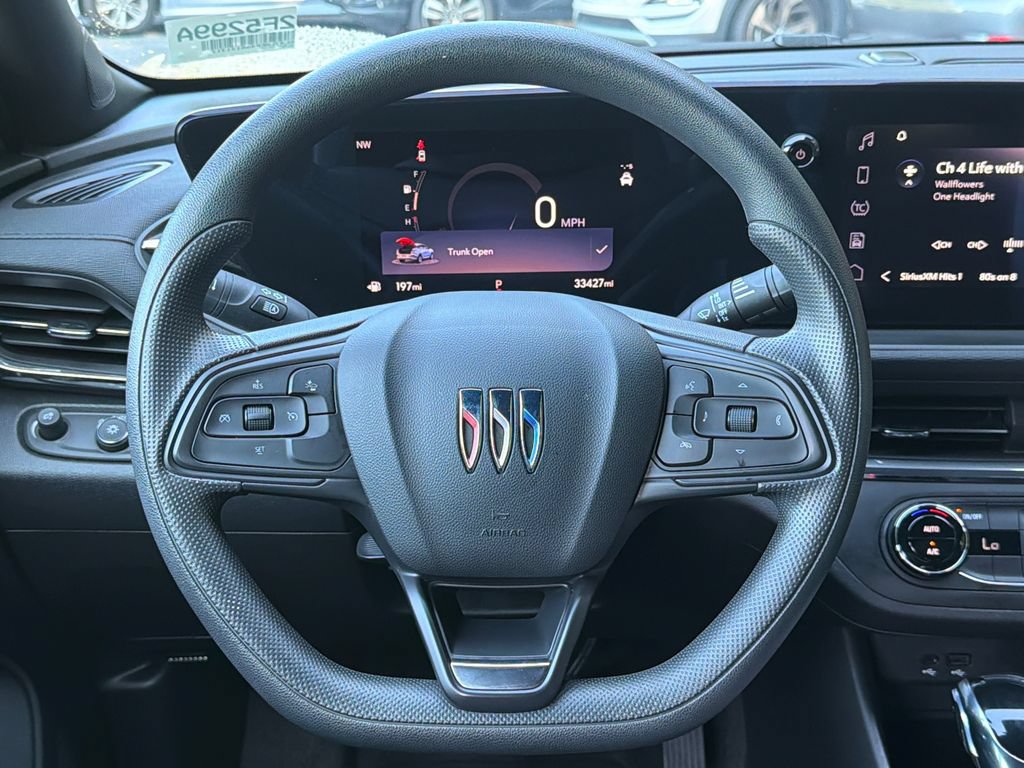 Used 2025 Buick Envista Preferred FWD image 23