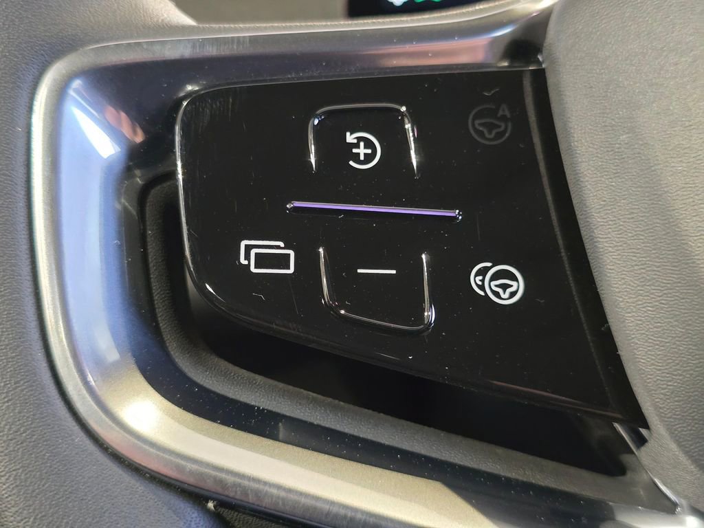 Certified 2025 Volvo EX90 Plus image 33