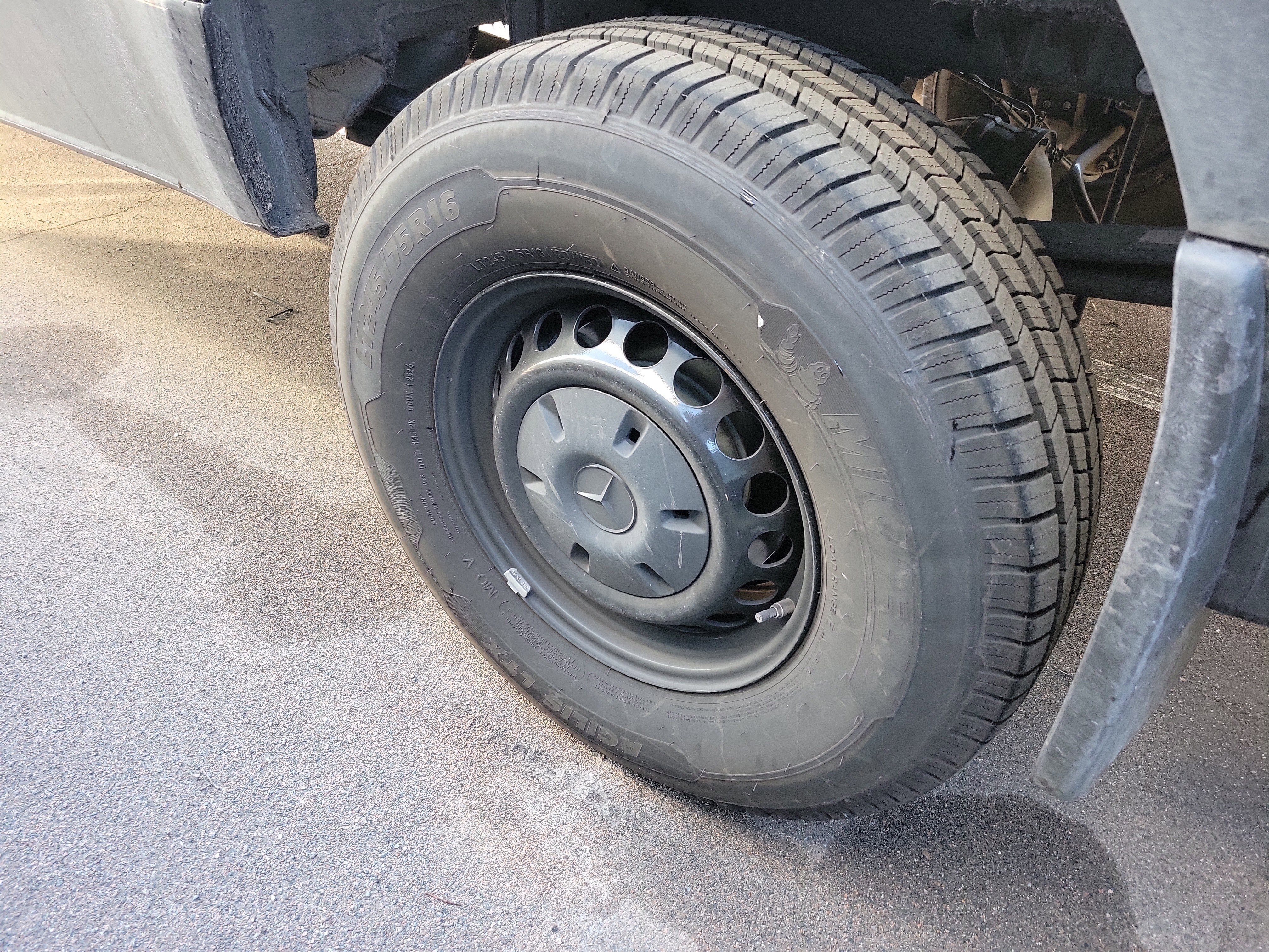 Used 2025 Mercedes-Benz Sprinter 2500 image 4