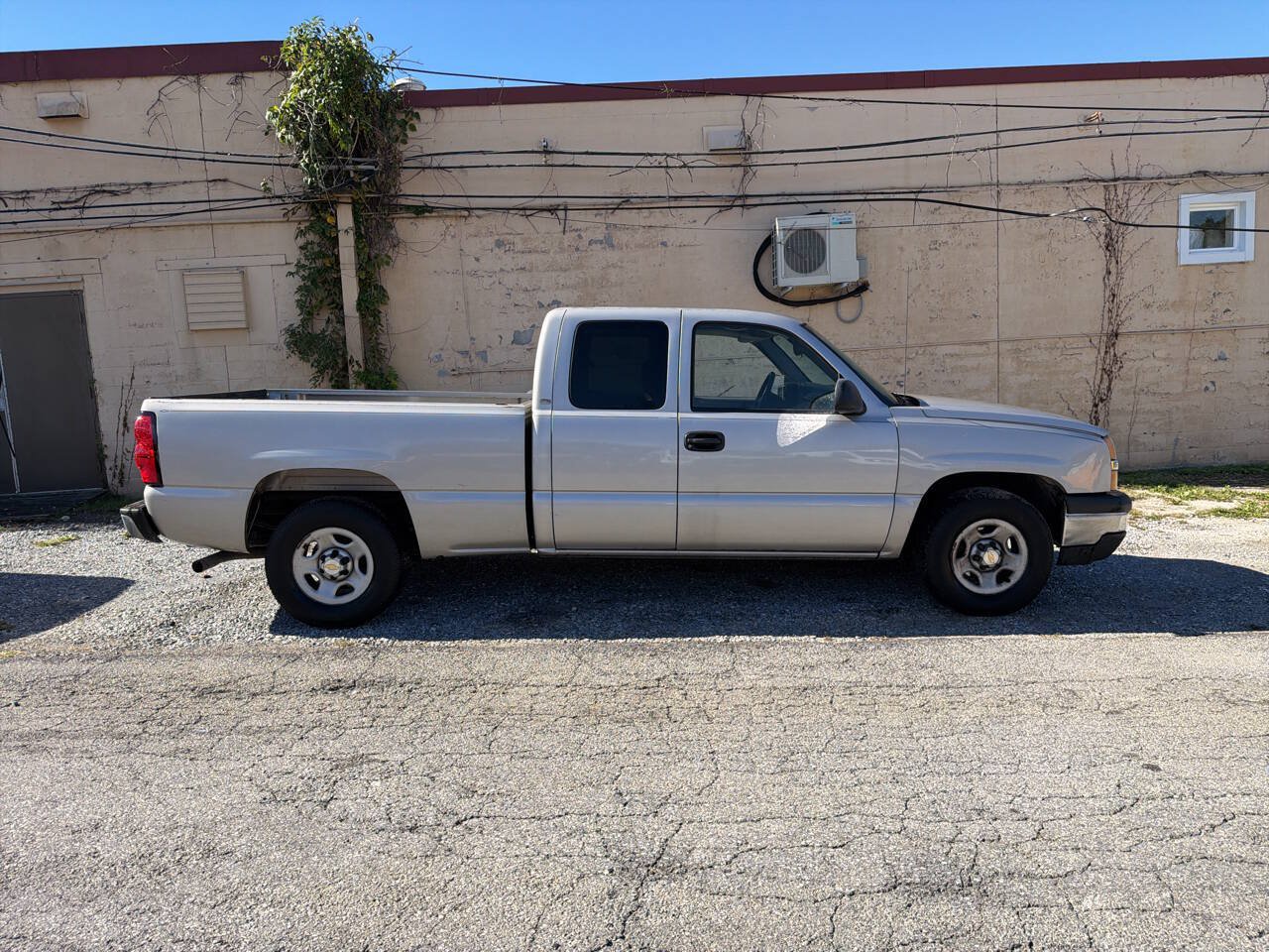 Used 2004 Chevrolet Silverado 1500 W/T RWD image 16
