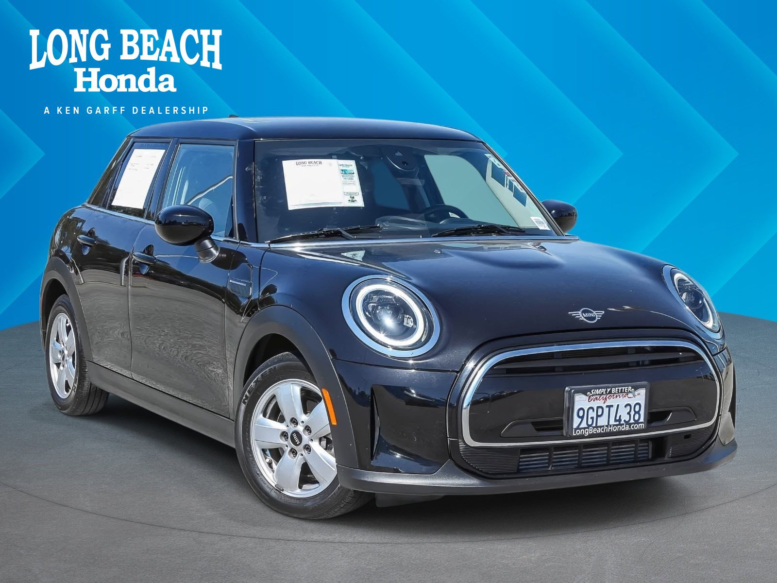 Used 2022 MINI Cooper 4-Door Hardtop image 1