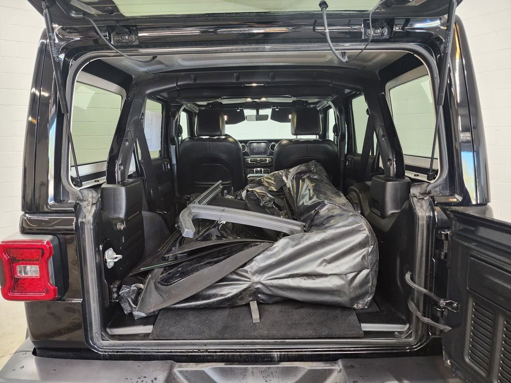 Used 2021 Jeep Wrangler Unlimited Sahara image 27