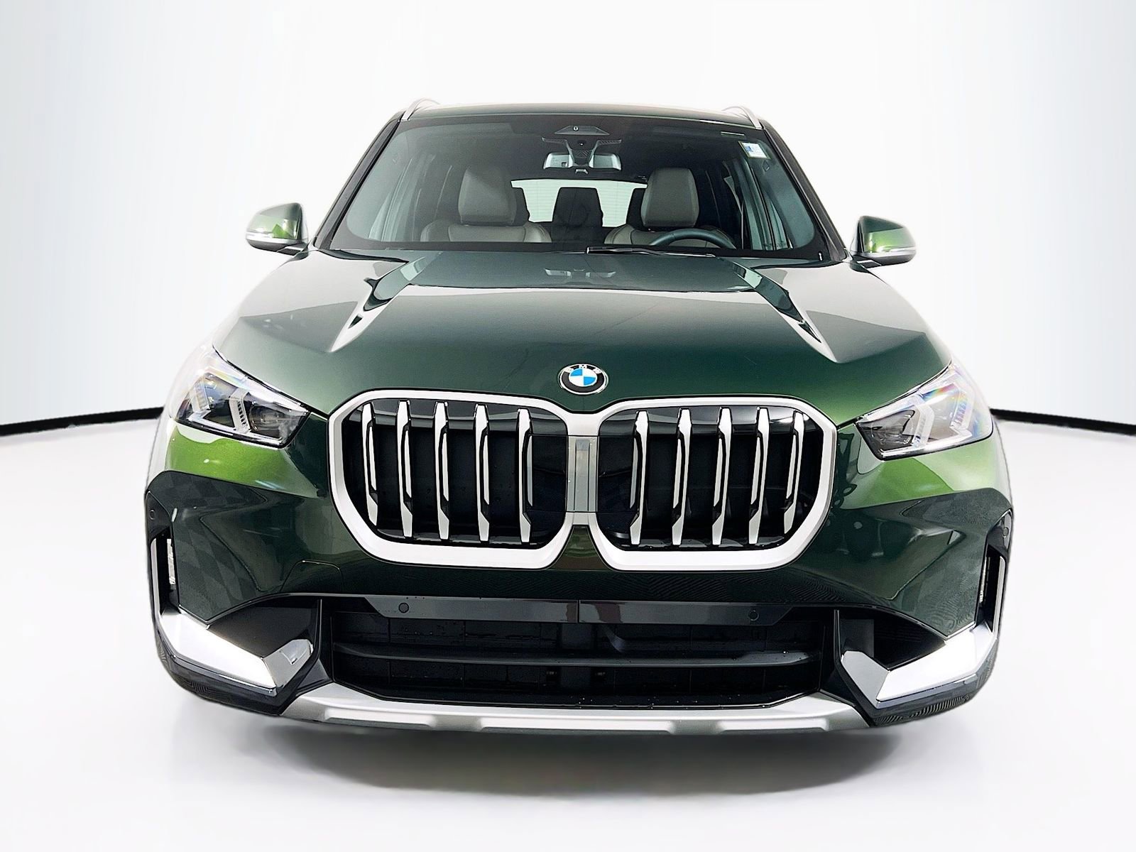 New 2025 BMW X1 xDrive28i w/ Convenience Package AWD/4WD image 2