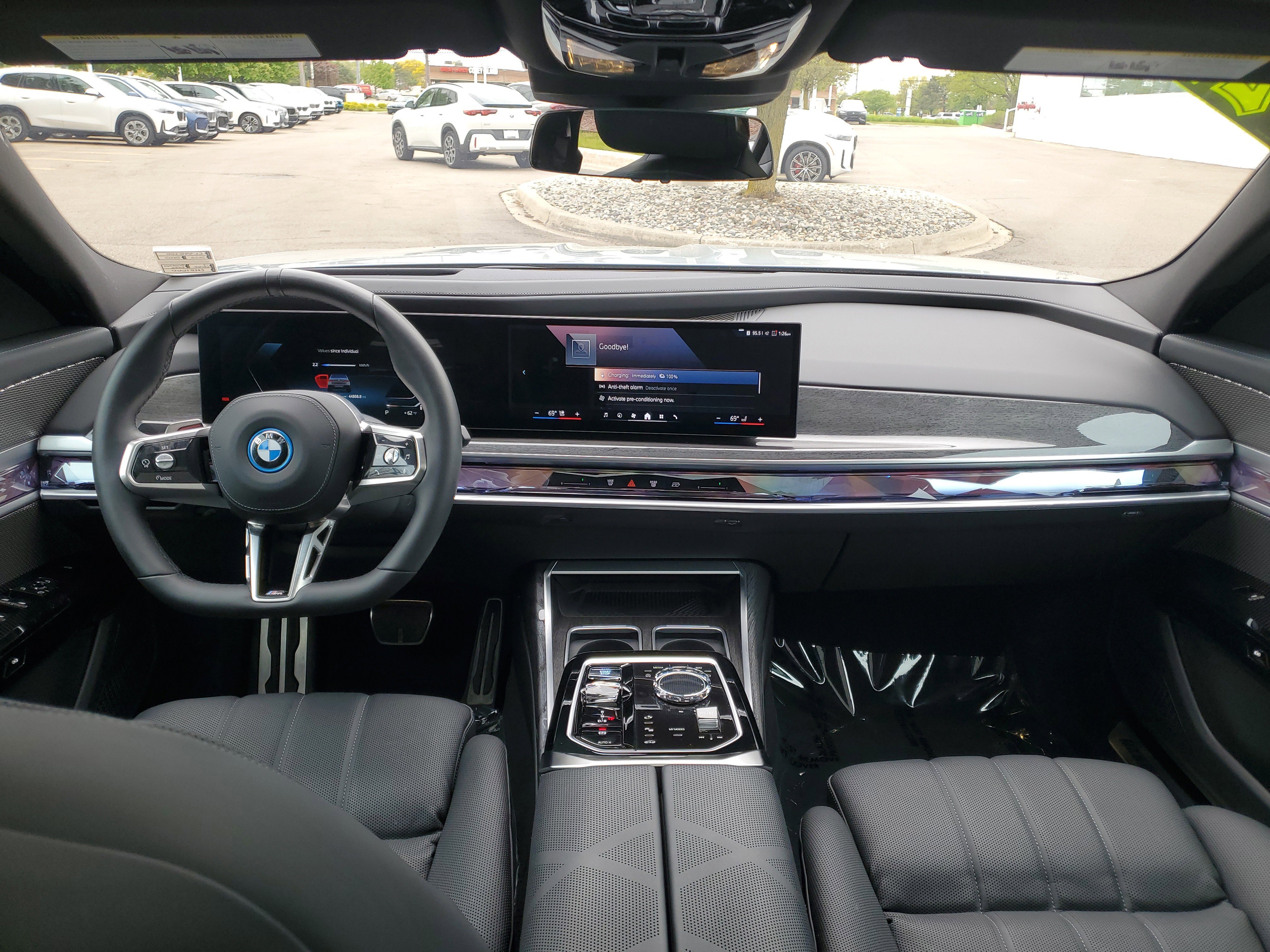 Certified 2023 BMW i7 xDrive60 AWD/4WD image 18