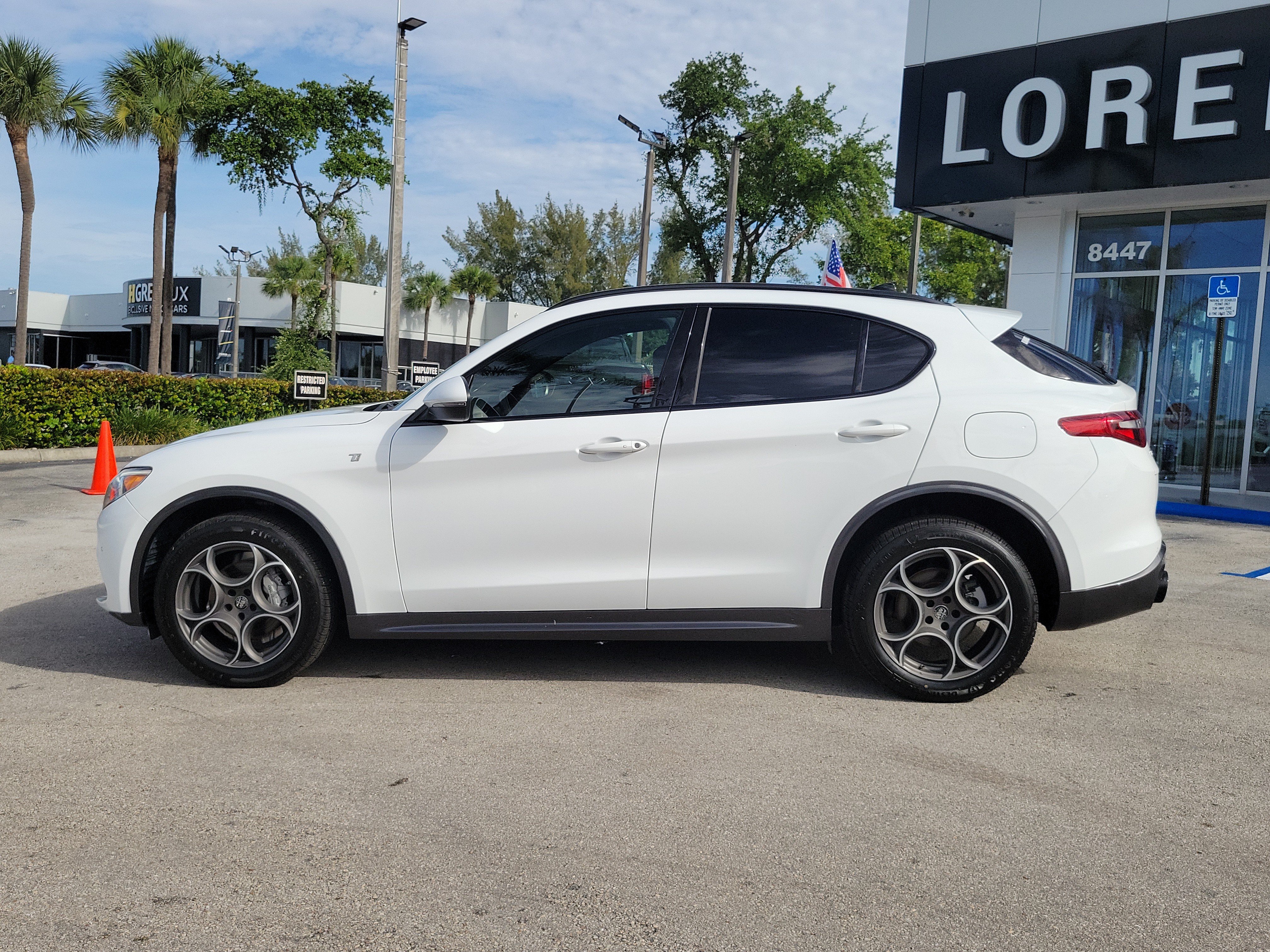 Used 2023 Alfa Romeo Stelvio Ti w/ Active Assist Plus Package AWD/4WD image 8