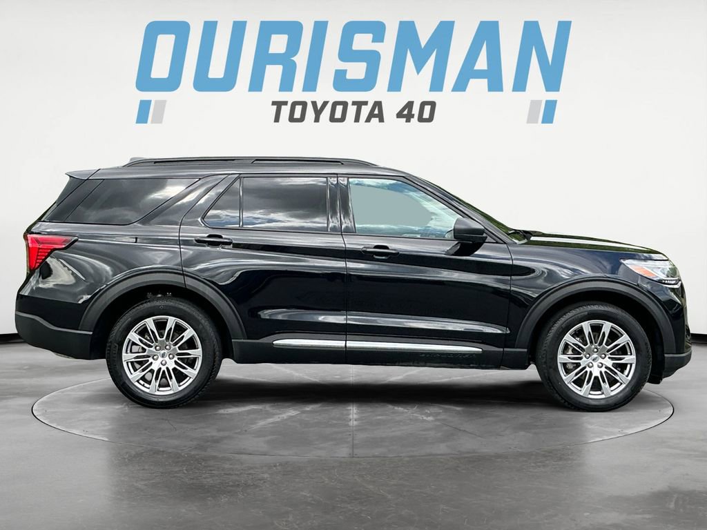 Used 2025 Ford Explorer Active w/ Active Comfort Package AWD/4WD image 8