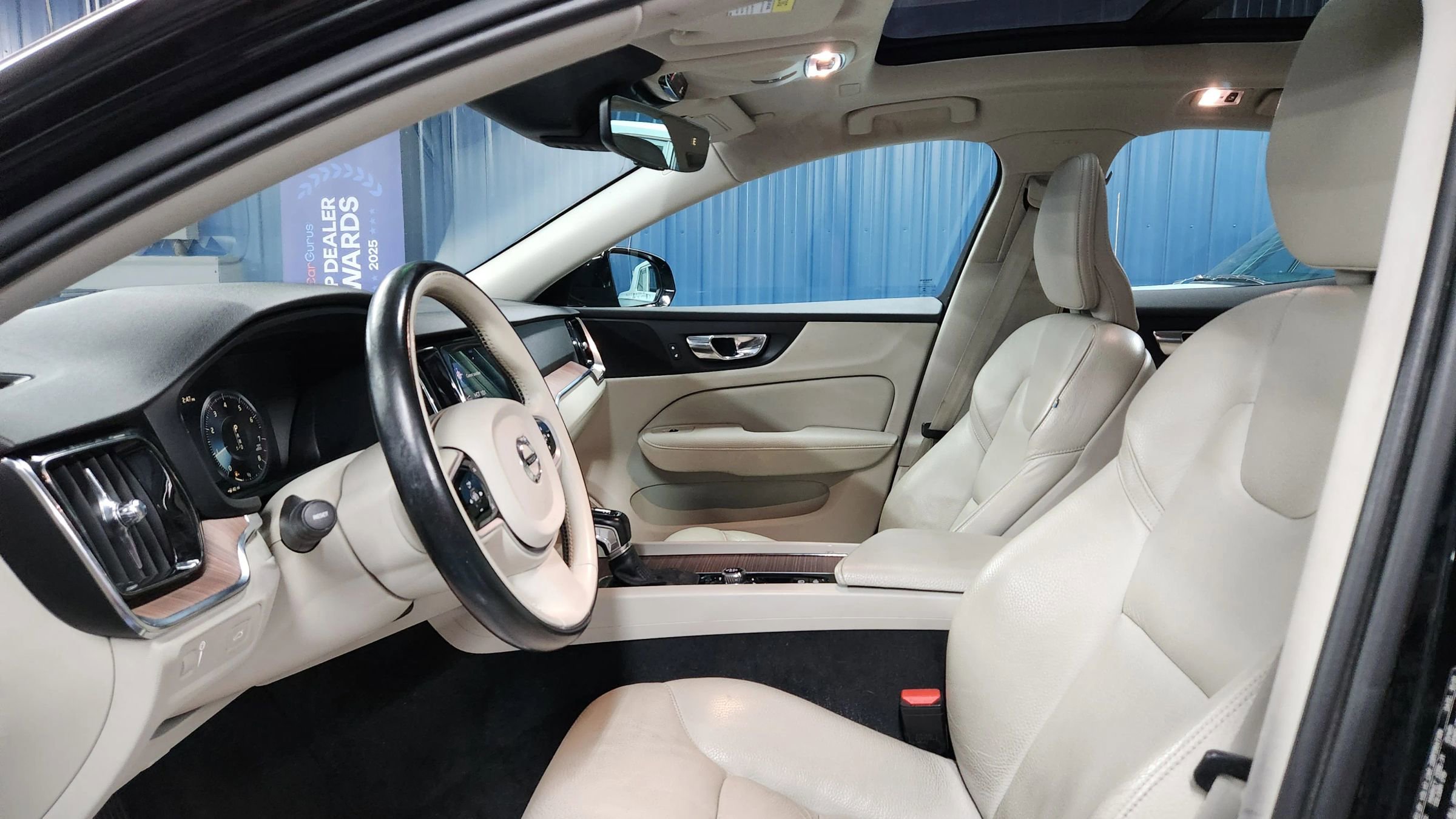 Used 2021 Volvo S60 T6 Momentum w/ Protection Package Premier image 7