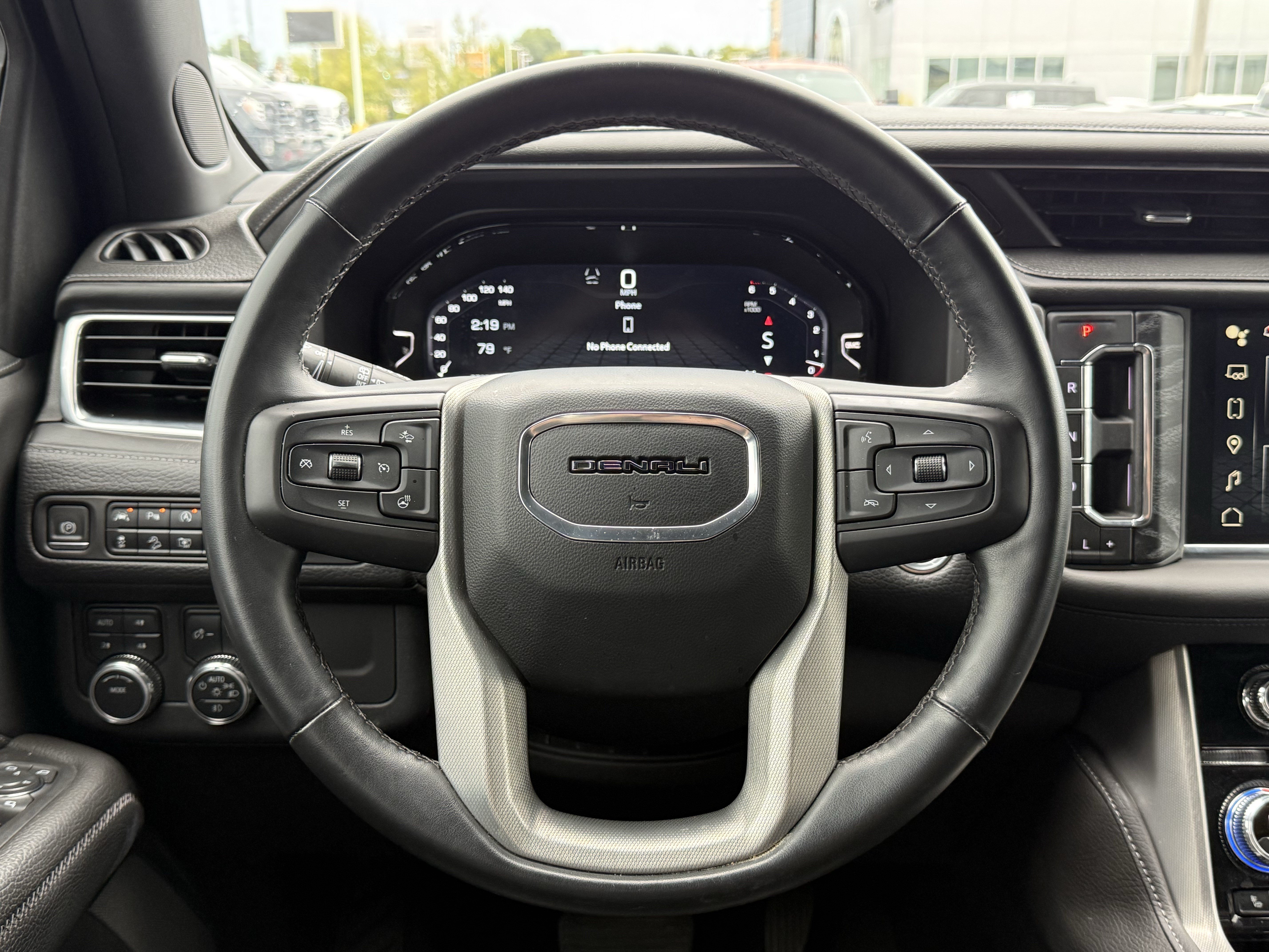 Used 2023 GMC Yukon Denali AWD/4WD image 18