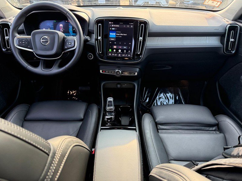 Used 2026 Volvo XC40 B5 Plus AWD/4WD image 12