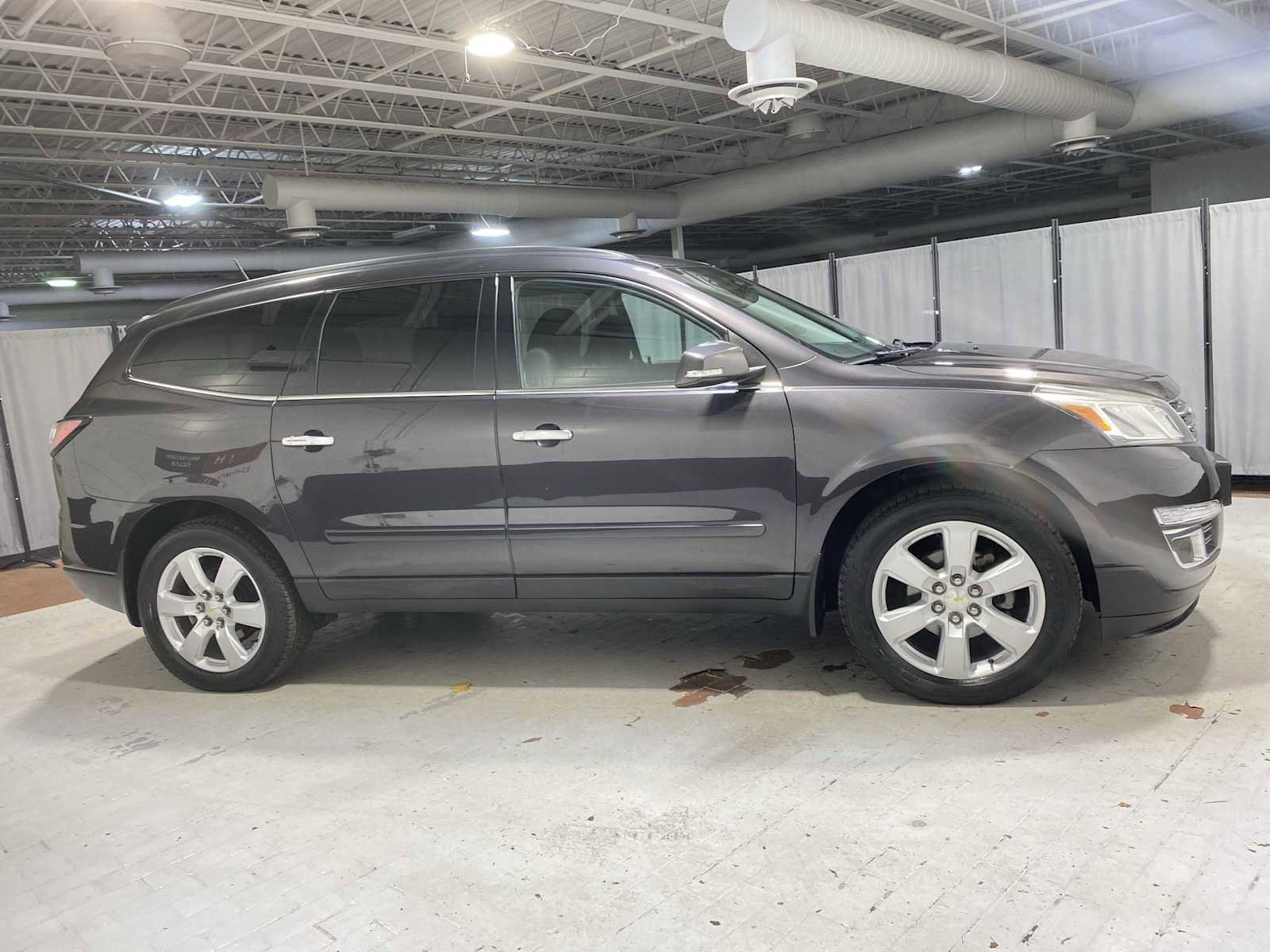 Used 2016 Chevrolet Traverse LT w/ Style and Technology Package image 26