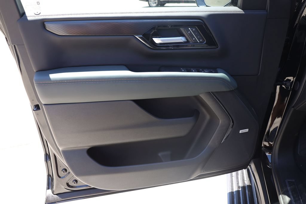 New 2026 GMC Yukon AT4 w/ AT4 Premium Plus Package AWD/4WD image 10