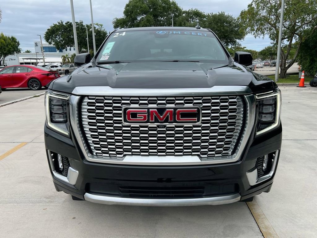 Used 2024 GMC Yukon Denali w/ Advanced Technology Package AWD/4WD image 2