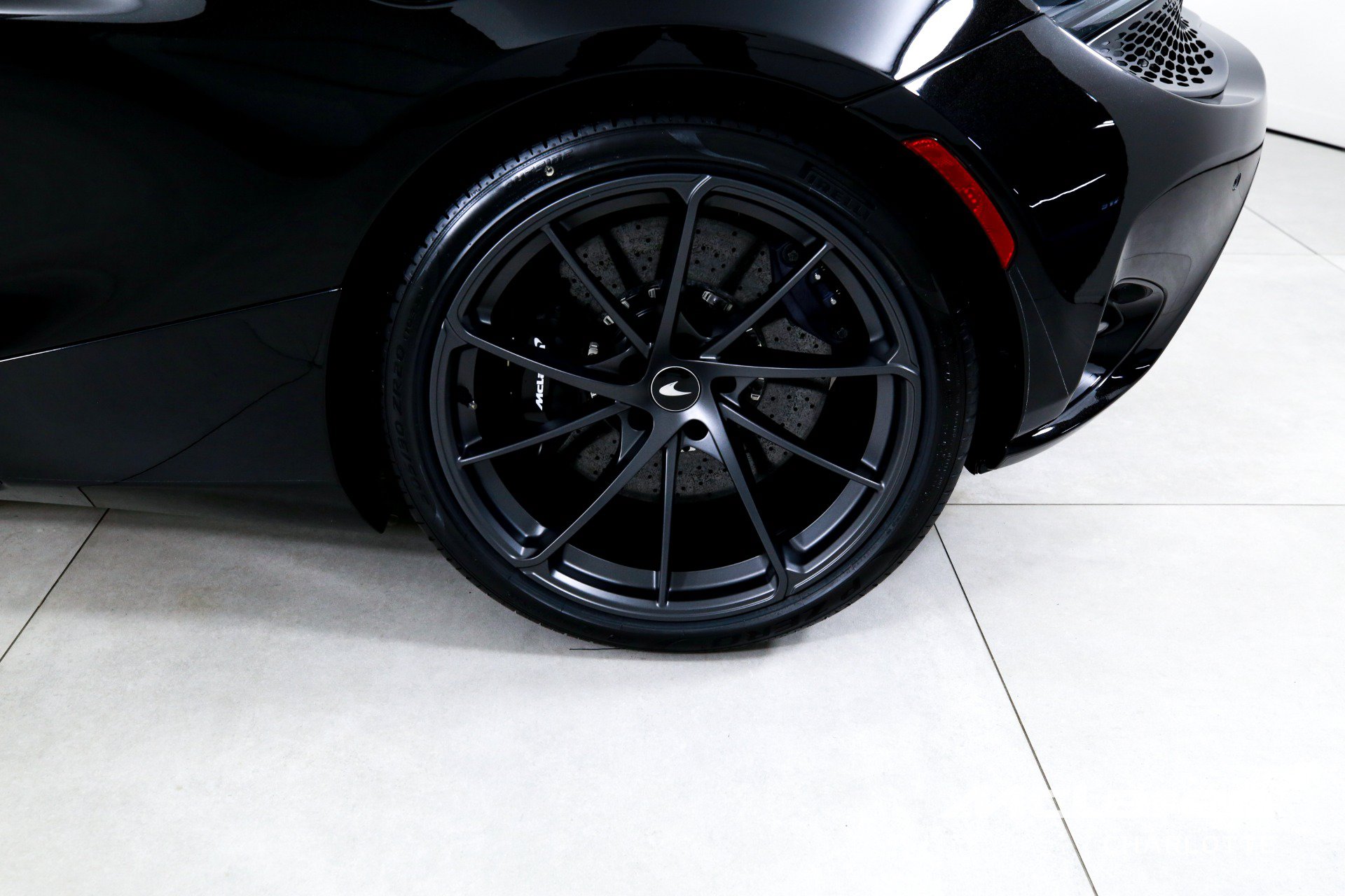 New 2026 McLaren 750S Spider RWD image 29