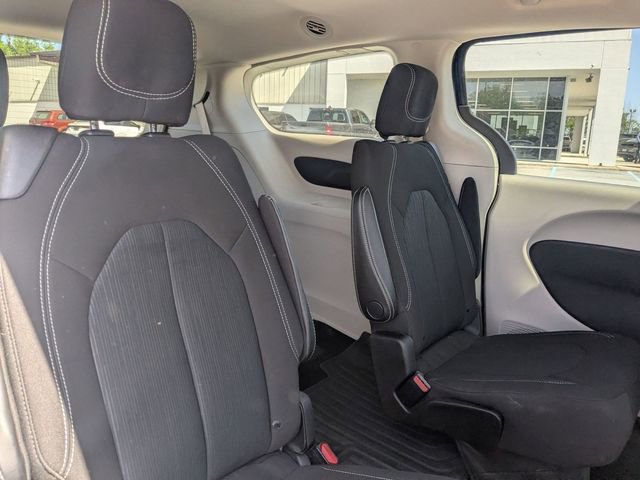 Used 2021 Chrysler Voyager LX image 31