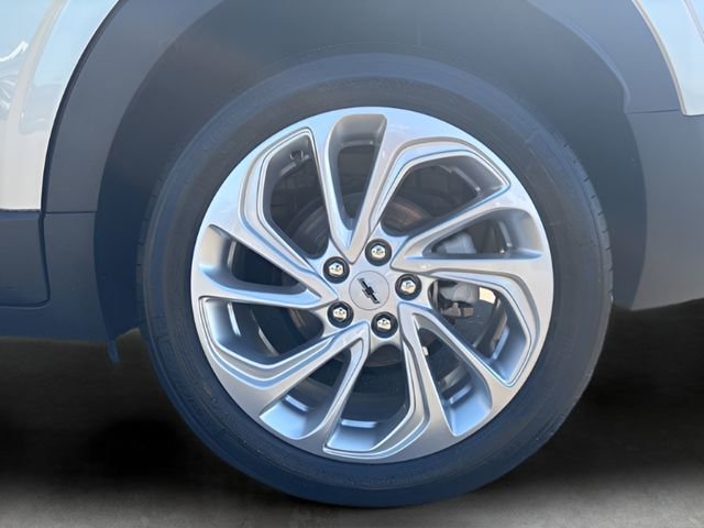 Used 2022 Chevrolet Bolt EUV LT w/ Comfort Package FWD image 36