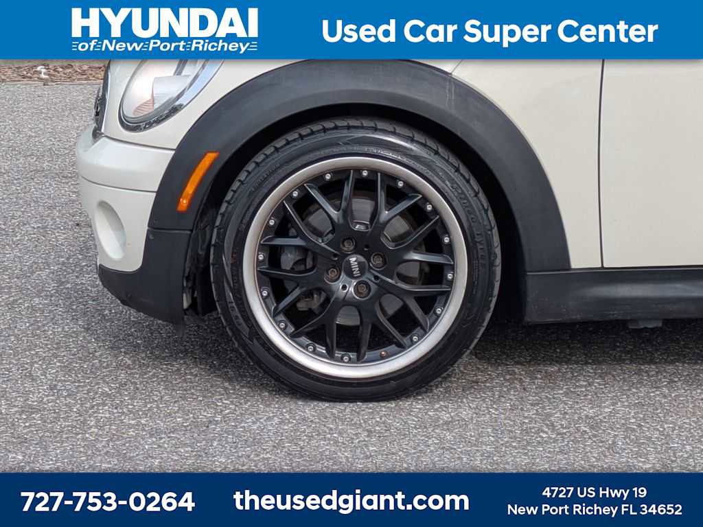 Used 2009 MINI Cooper Convertible w/ Cold Weather Pkg FWD image 10