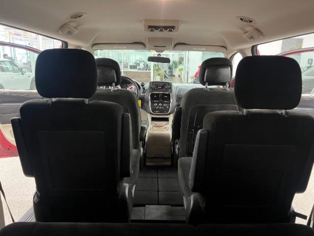 Used 2016 Dodge Grand Caravan SXT image 29