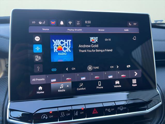 Used 2025 Jeep Compass Latitude w/ Convenience Group AWD/4WD image 12