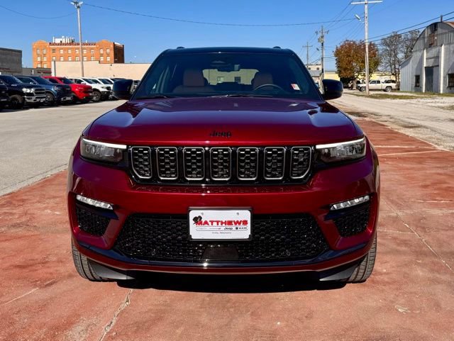 New 2025 Jeep Grand Cherokee Summit image 2