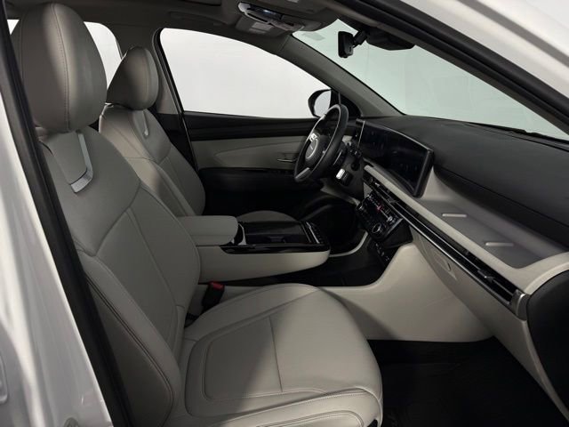 Used 2025 Hyundai Tucson Limited image 16