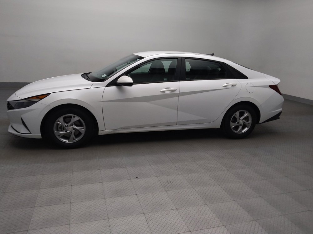 Used 2021 Hyundai Elantra SE image 2