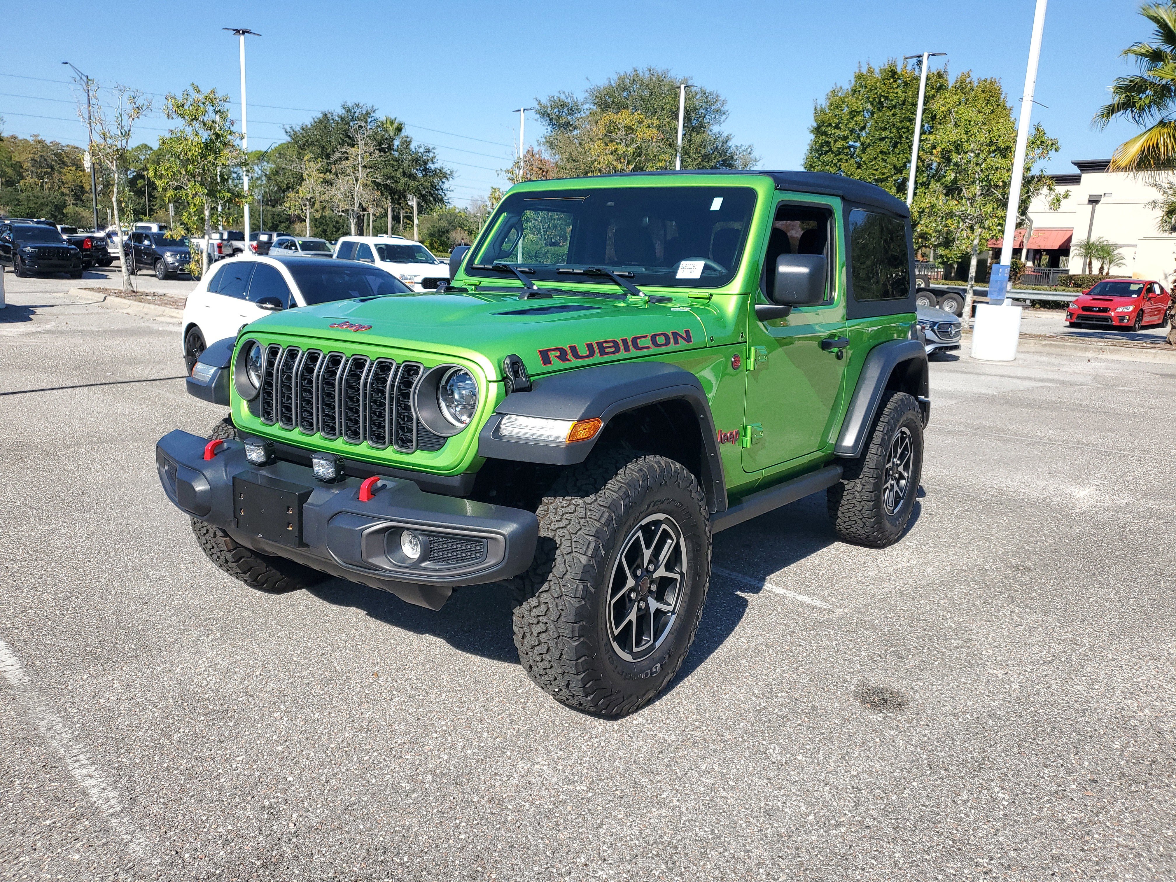 Used 2025 Jeep Wrangler Rubicon image 2