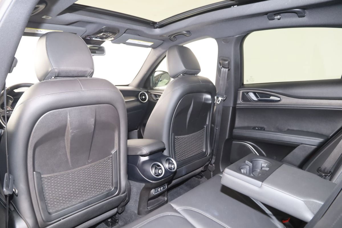 Used 2023 Alfa Romeo Stelvio Ti image 58