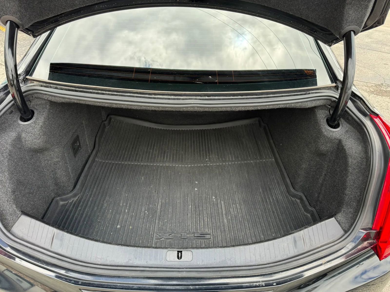 Used 2015 Cadillac XTS Luxury AWD/4WD image 13