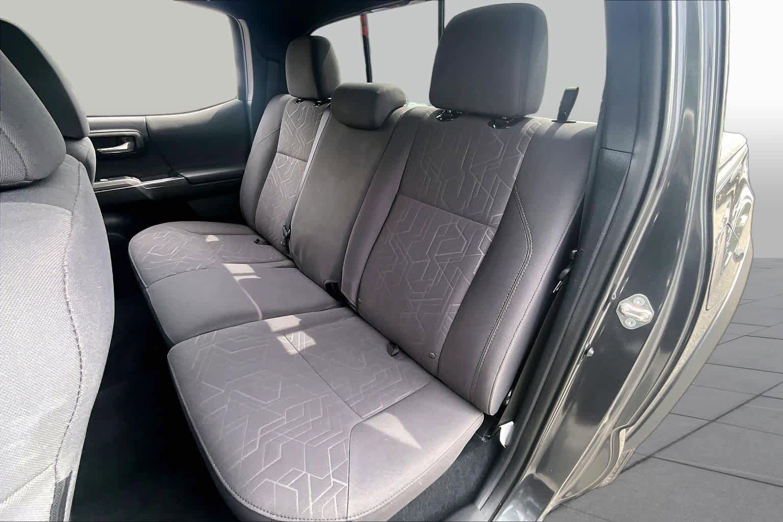 Used 2019 Toyota Tacoma TRD Off-Road AWD/4WD image 17