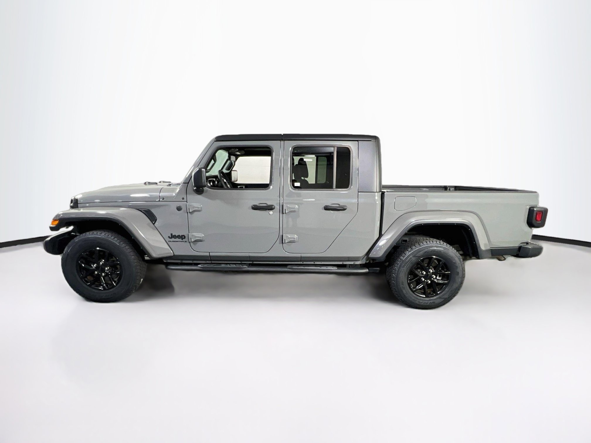 Used 2023 Jeep Gladiator Sport AWD/4WD image 8