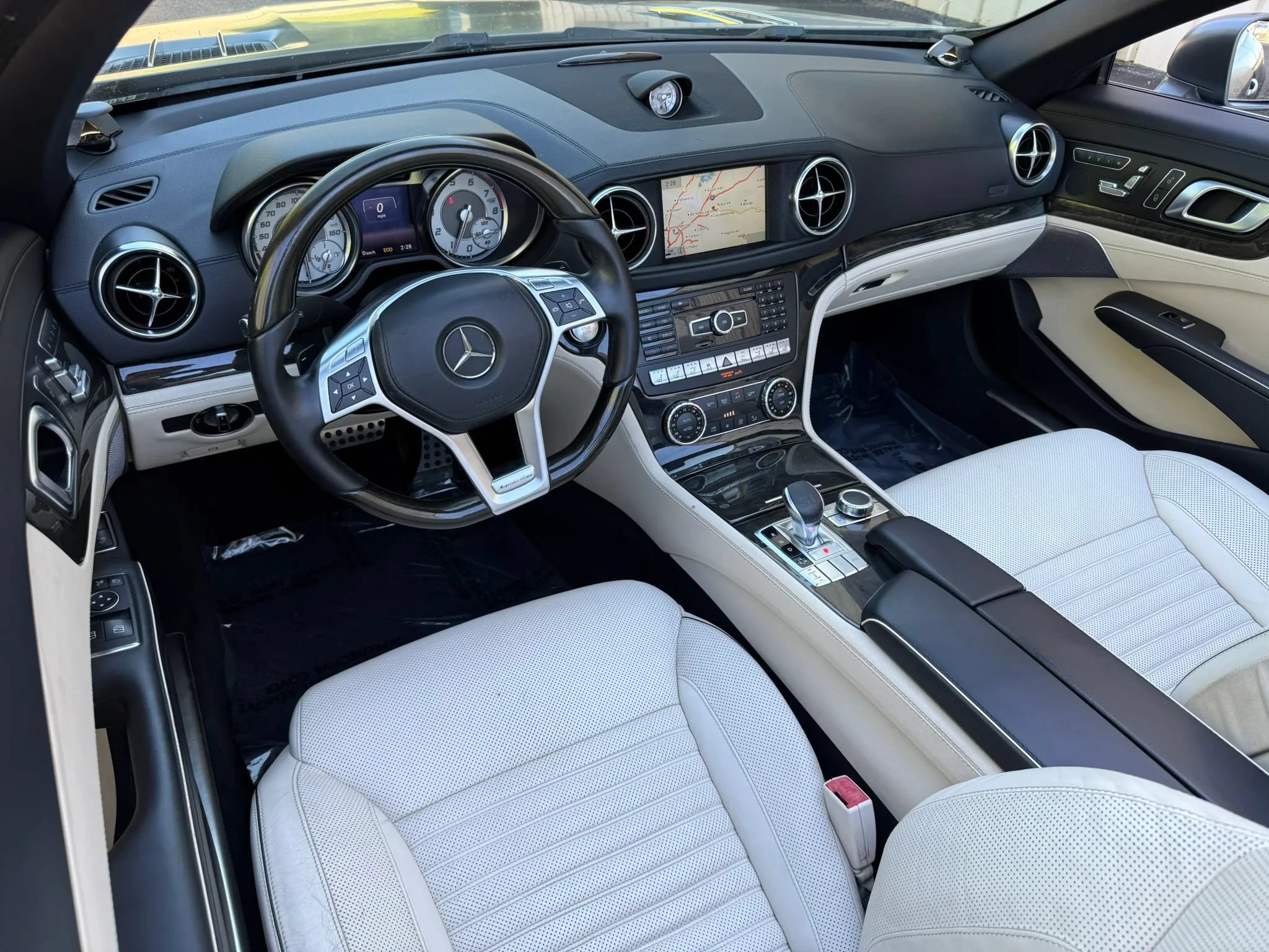Used 2014 Mercedes-Benz SL 550 w/ Sport Wheel Package image 21