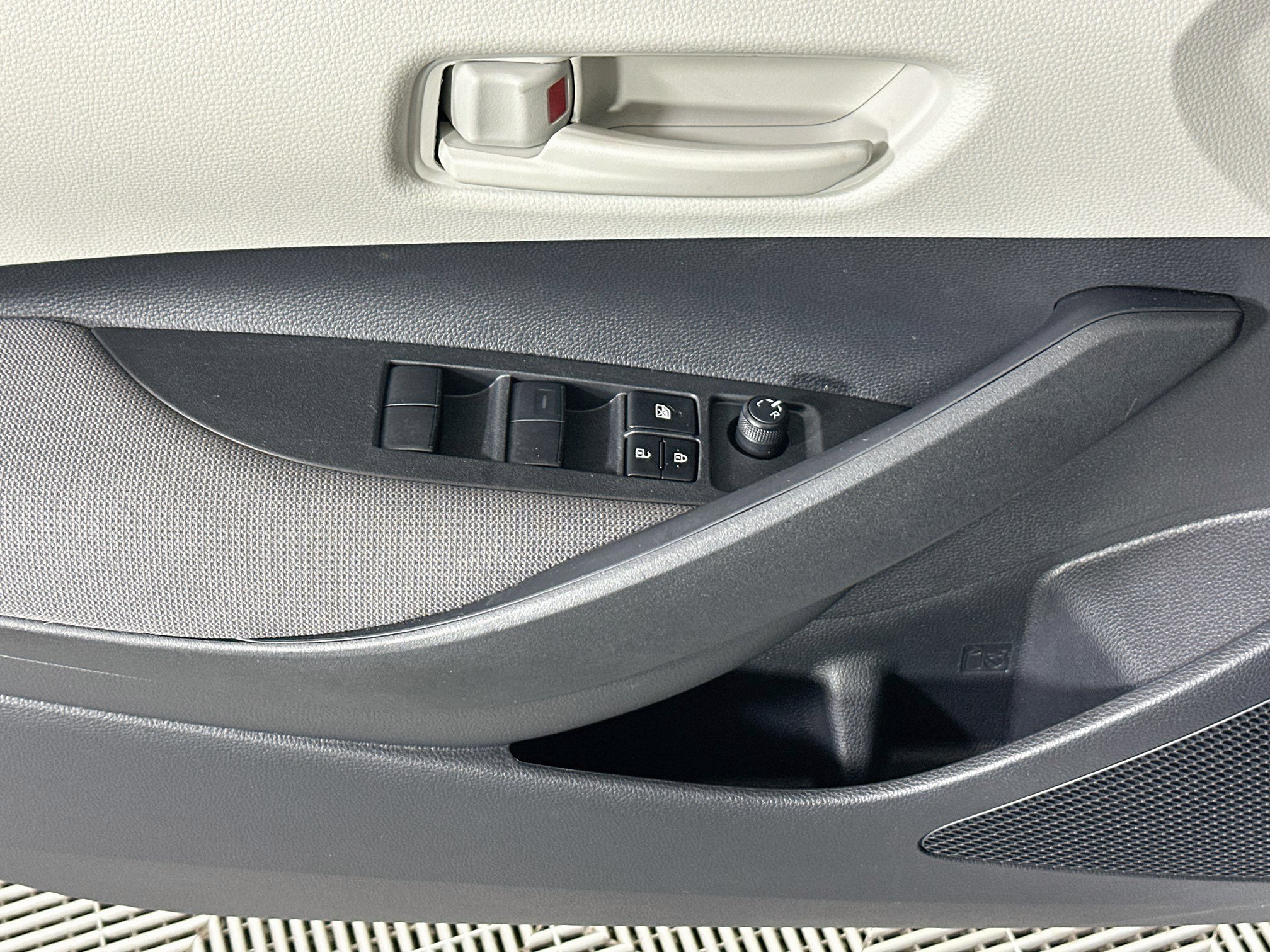 Certified 2026 Toyota Corolla LE FWD image 14