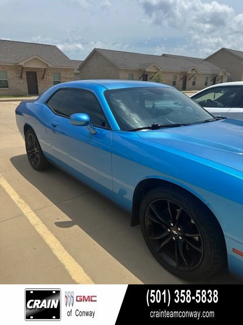 Used 2018 Dodge Challenger SXT w/ Blacktop Package RWD video 1