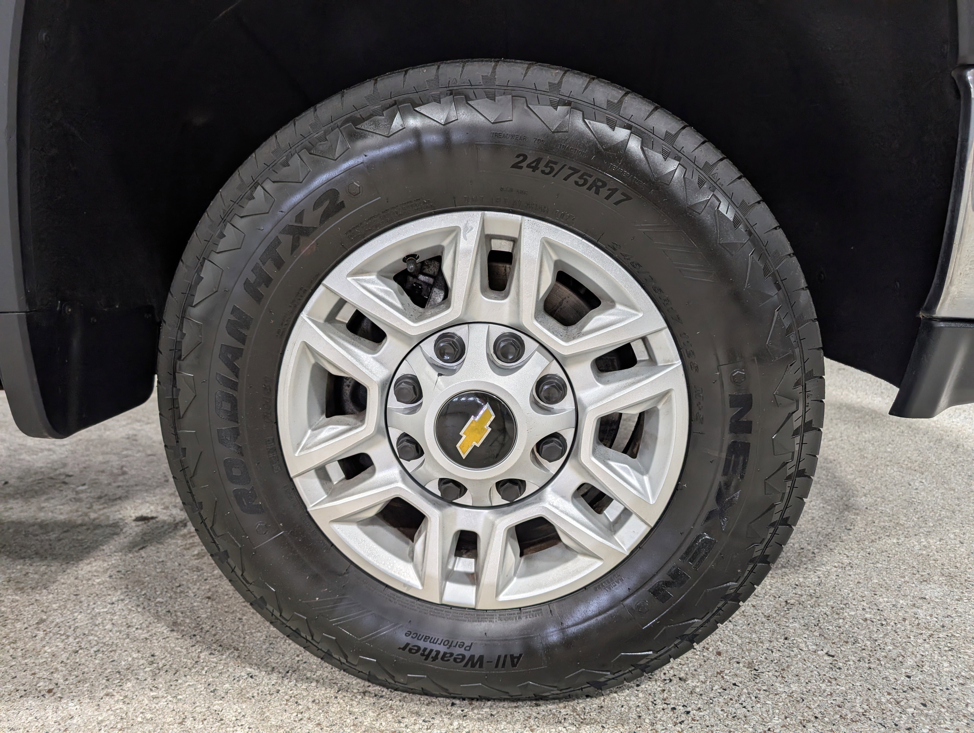 Used 2020 Chevrolet Silverado 2500 LT w/ Convenience Package image 14