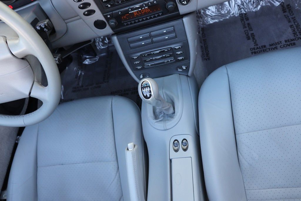 Used 2000 Porsche 911 Cabriolet image 51