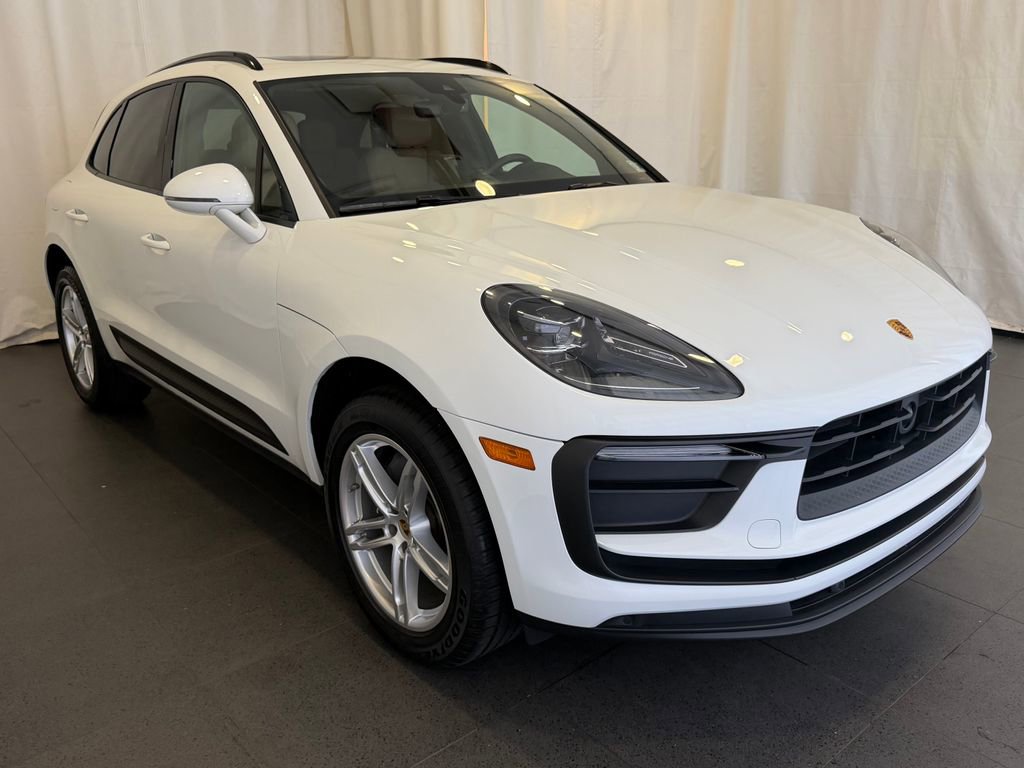 Certified 2023 Porsche Macan AWD/4WD image 7