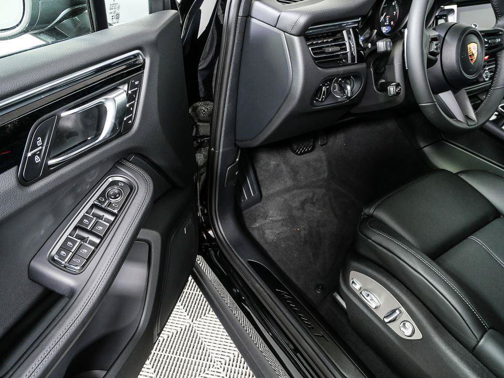 New 2026 Porsche Macan Turbo AWD/4WD image 8