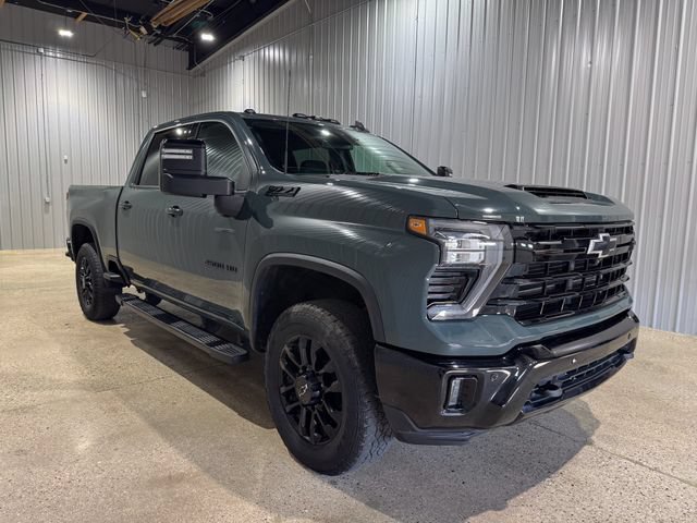 Used 2025 Chevrolet Silverado 2500 LTZ w/ Trail Boss Package AWD/4WD image 8