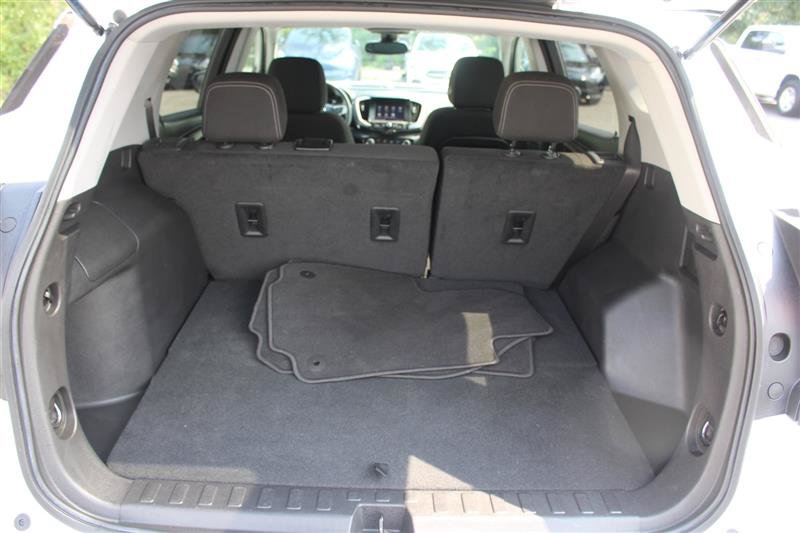 Used 2022 GMC Terrain SLE FWD image 16